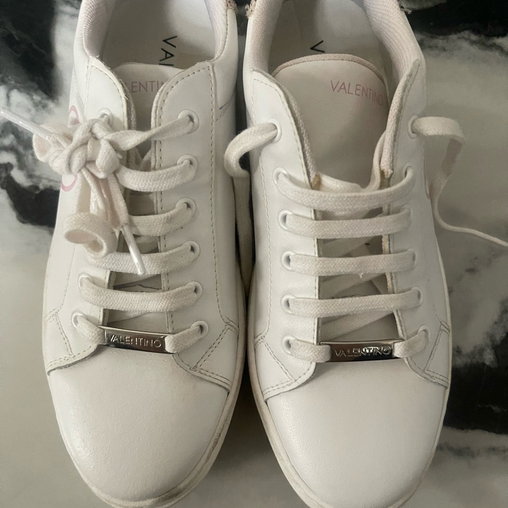Valentino by Mario Valentino  White Sneakers platform Design size 9.5 fit 9